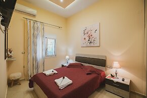 Spacious & New fully equipped Home with Parking