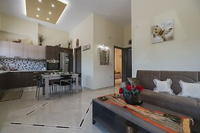 Spacious & New fully equipped Home with Parking