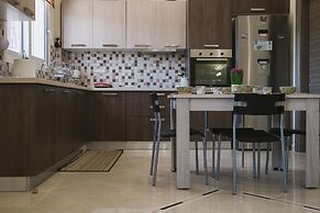 Spacious & New fully equipped Home with Parking