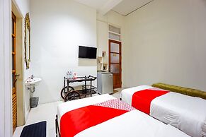 OYO 1429 Bastiana Residence