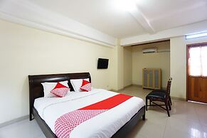 OYO 1429 Bastiana Residence