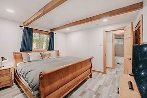 48sl - Hot Tub - Pets Ok - Wifi - Wood Stove - Sleeps 5 3 Bedroom Home