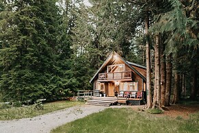 48sl - Hot Tub - Pets Ok - Wifi - Wood Stove - Sleeps 5 3 Bedroom Home