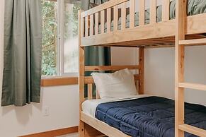 48sl - Hot Tub - Pets Ok - Wifi - Wood Stove - Sleeps 5 3 Bedroom Home