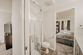 49sl - Hot Tub - Wifi - Fireplace - Sleeps 10 3 Bedroom Home by Redawn