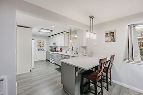 49sl - Hot Tub - Wifi - Fireplace - Sleeps 10 3 Bedroom Home by Redawn