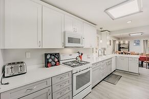 49sl - Hot Tub - Wifi - Fireplace - Sleeps 10 3 Bedroom Home by Redawn