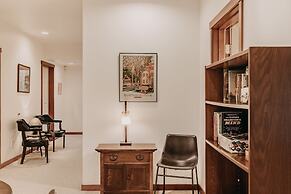 15mbh - Amazing Mountain Views - Hot Tub - Pets Ok 3 Bedroom Home by R