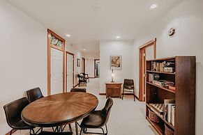 15mbh - Amazing Mountain Views - Hot Tub - Pets Ok 3 Bedroom Home by R