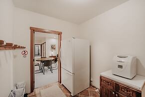 15mbh - Amazing Mountain Views - Hot Tub - Pets Ok 3 Bedroom Home by R