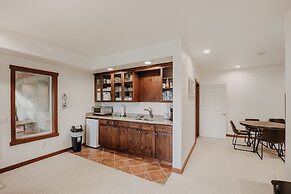 15mbh - Amazing Mountain Views - Hot Tub - Pets Ok 3 Bedroom Home by R