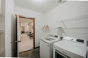 15mbh - Amazing Mountain Views - Hot Tub - Pets Ok 3 Bedroom Home by R