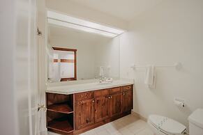 15mbh - Amazing Mountain Views - Hot Tub - Pets Ok 3 Bedroom Home by R