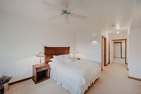 15mbh - Amazing Mountain Views - Hot Tub - Pets Ok 3 Bedroom Home by R