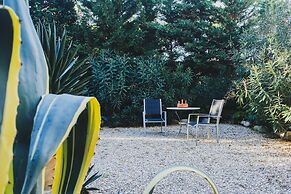 Stylish Garden Home - Holidays in Chania
