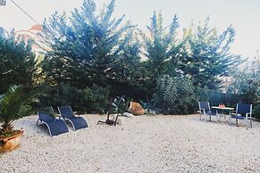 Stylish Garden Home - Holidays in Chania