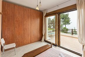 Beachside Haven, Poolside Serenity & Sunset Magic