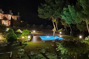 Beachside Haven, Poolside Serenity & Sunset Magic