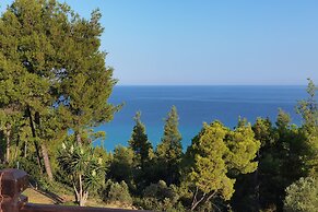 Beachside Haven, Poolside Serenity & Sunset Magic