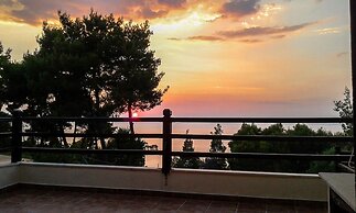 Beachside Haven, Poolside Serenity & Sunset Magic