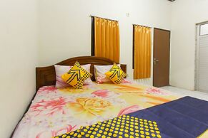 SPOT ON 1842 Cevilla Bnb Residence Syariah