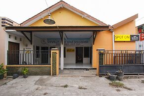 SPOT ON 1842 Cevilla Bnb Residence Syariah