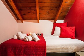 Thomis Beach Family Home Near the Sea