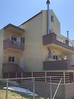 Thomis Beach Family Home Near the Sea