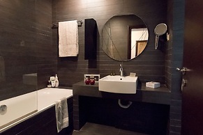 Thomis Beach Family Home Near the Sea