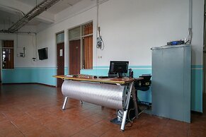 Super OYO 1844 Bravo Residence