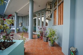 Super OYO 1844 Bravo Residence