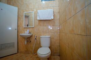 Super OYO 1844 Bravo Residence