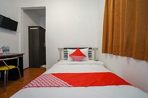 Super OYO 1844 Bravo Residence