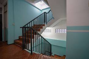 Super OYO 1844 Bravo Residence