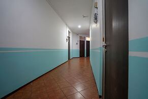 Super OYO 1844 Bravo Residence