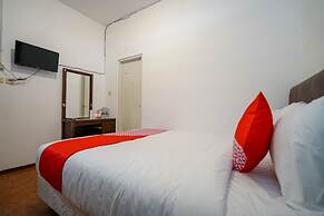 Super OYO 1844 Bravo Residence