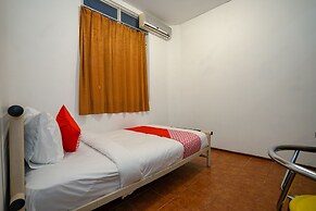 Super OYO 1844 Bravo Residence