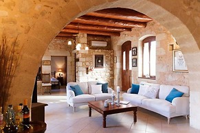 Villa Patriko Lux villa with pool next to Balos