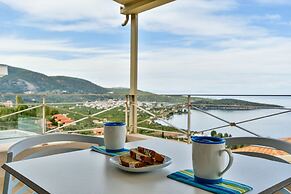 Villa with Striking views over the infinity Pool