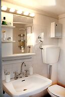 Unique Hideaway with Serene Panoramic views