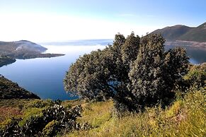 Unique Hideaway with Serene Panoramic views