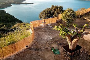 Unique Hideaway with Serene Panoramic views