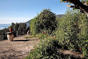 Unique Hideaway with Serene Panoramic views