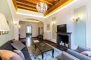 A Florence Palace - 4 Bedroom Apt - Santa Croce