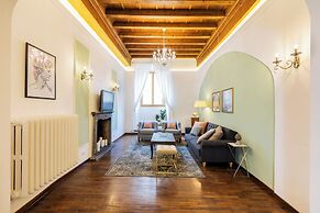A Florence Palace - 4 Bedroom Apt - Santa Croce