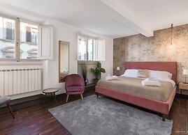 Elegant 3-Bedroom Apartment in the Historic Center