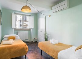 Elegant 3-Bedroom Apartment in the Historic Center