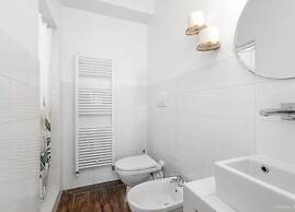 Elegant 3-Bedroom Apartment in the Historic Center