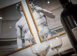 Elegant 3-Bedroom Apartment in the Historic Center