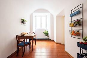 Historic Apt - Wifi - Ac - Top Location - Walk Everywhere